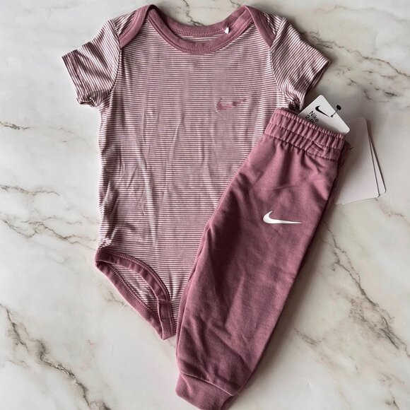 NWT Nike Striped Onesie & Jogger Set, Color: Plum Dust (discontinued), 6 Months - Picture 2 of 2